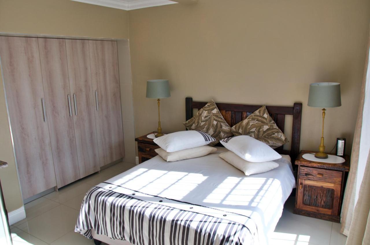 Mi Casa Guest House Uitenhage ภายนอก รูปภาพ