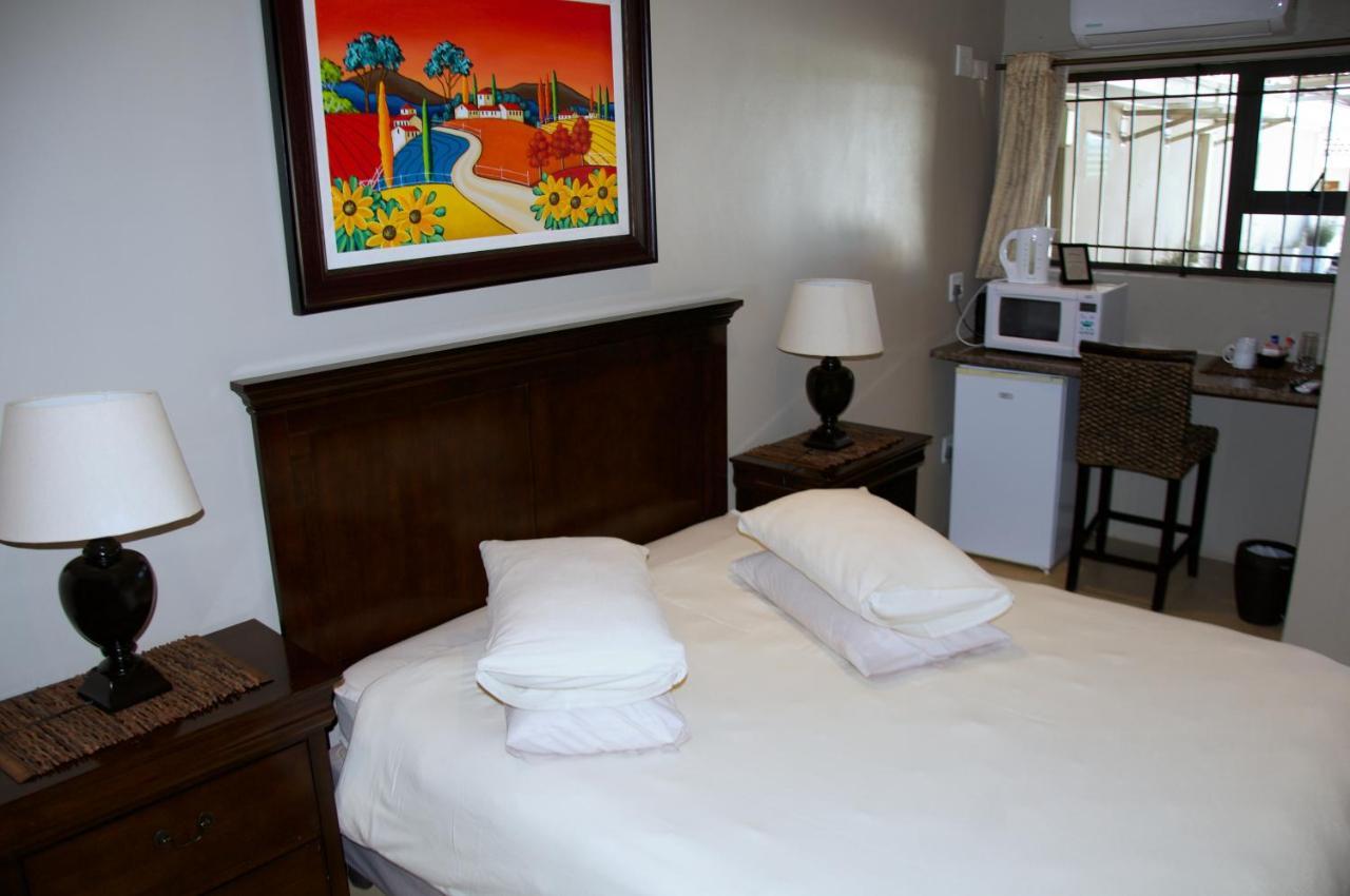 Mi Casa Guest House Uitenhage ภายนอก รูปภาพ