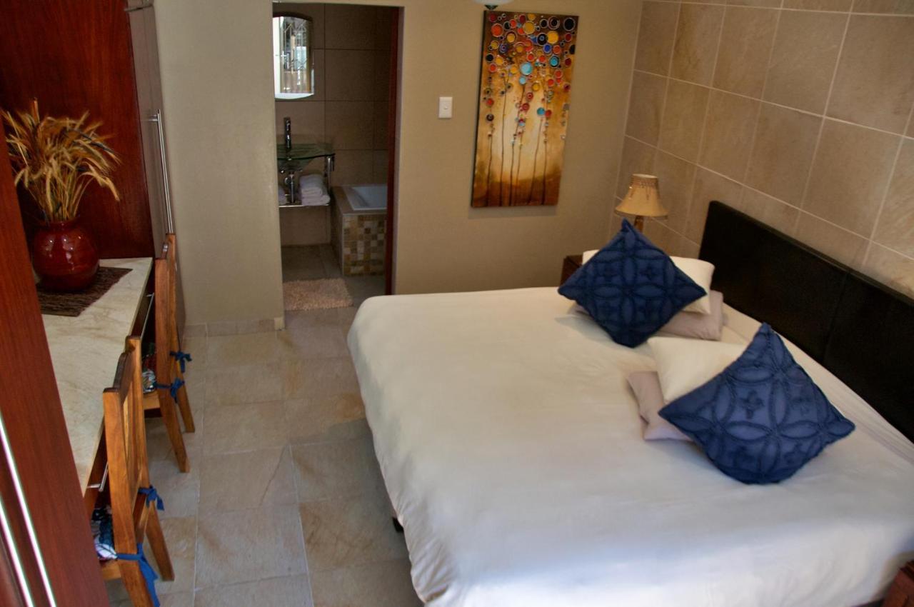 Mi Casa Guest House Uitenhage ภายนอก รูปภาพ