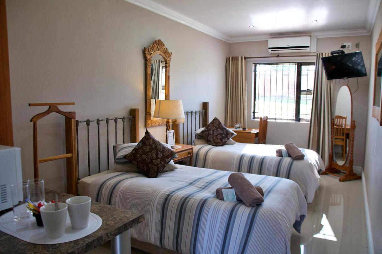 Mi Casa Guest House Uitenhage ภายนอก รูปภาพ