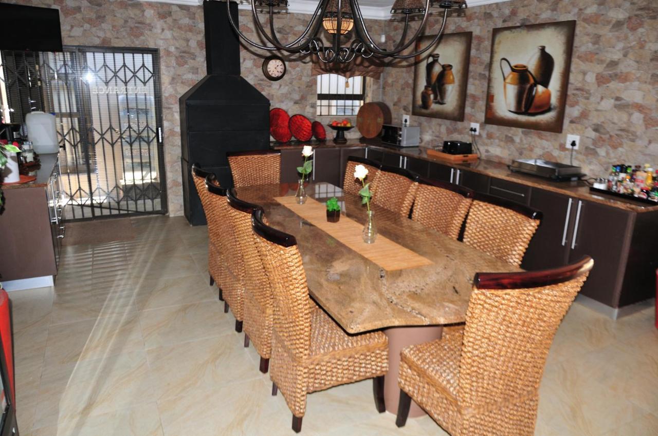 Mi Casa Guest House Uitenhage ภายนอก รูปภาพ