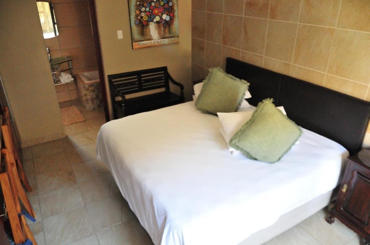 Mi Casa Guest House Uitenhage ภายนอก รูปภาพ