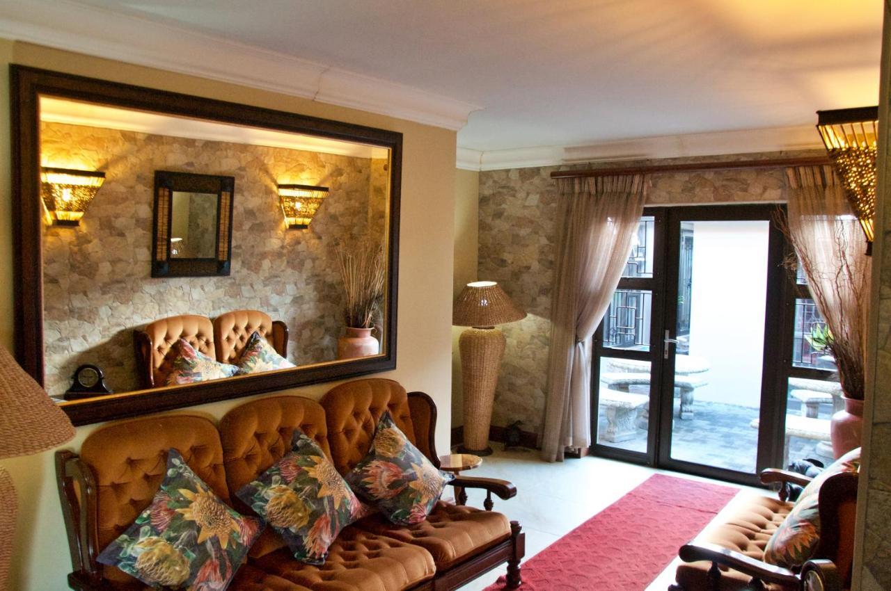 Mi Casa Guest House Uitenhage ภายนอก รูปภาพ