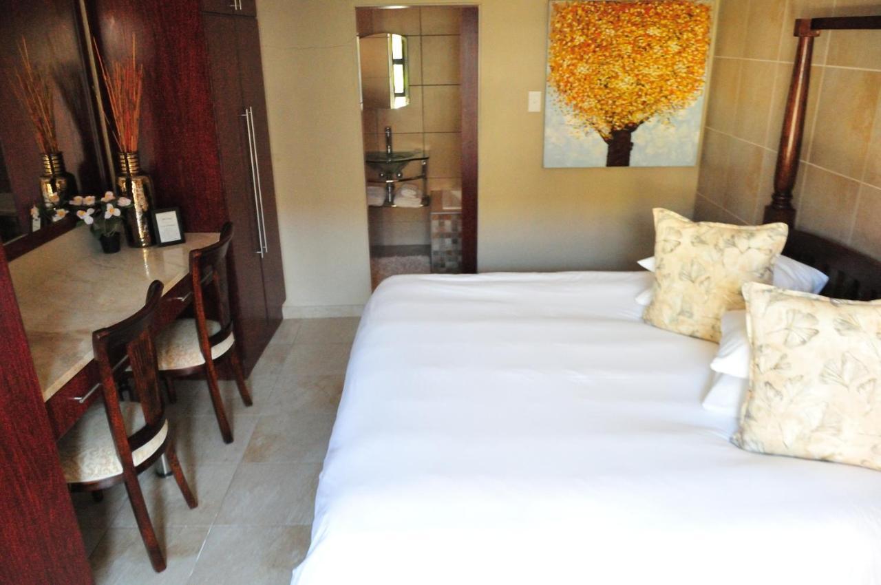 Mi Casa Guest House Uitenhage ภายนอก รูปภาพ
