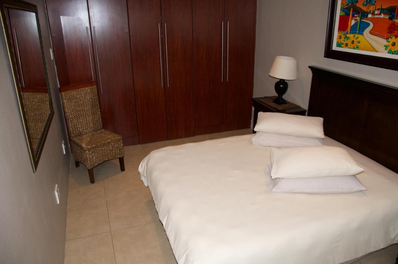 Mi Casa Guest House Uitenhage ภายนอก รูปภาพ