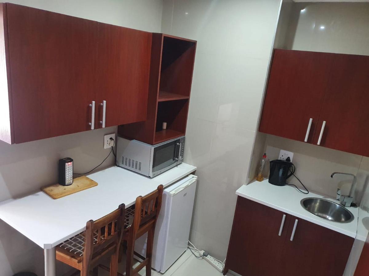 Mi Casa Guest House Uitenhage ภายนอก รูปภาพ