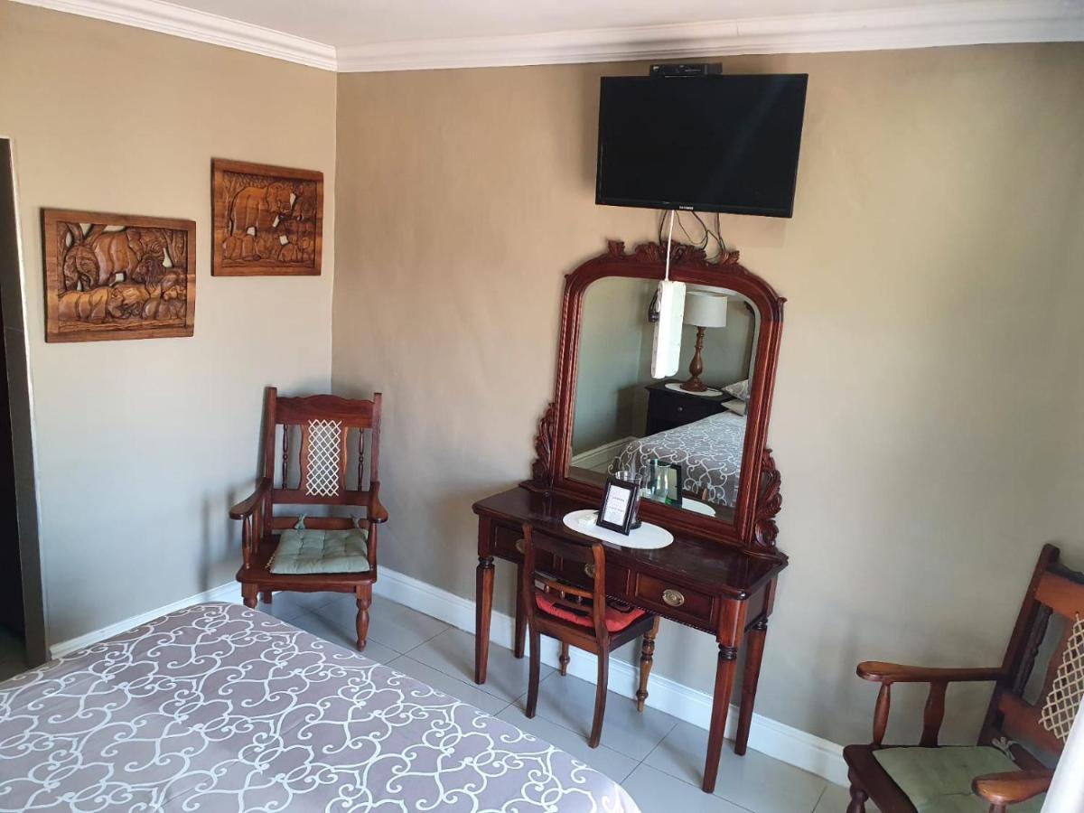 Mi Casa Guest House Uitenhage ภายนอก รูปภาพ